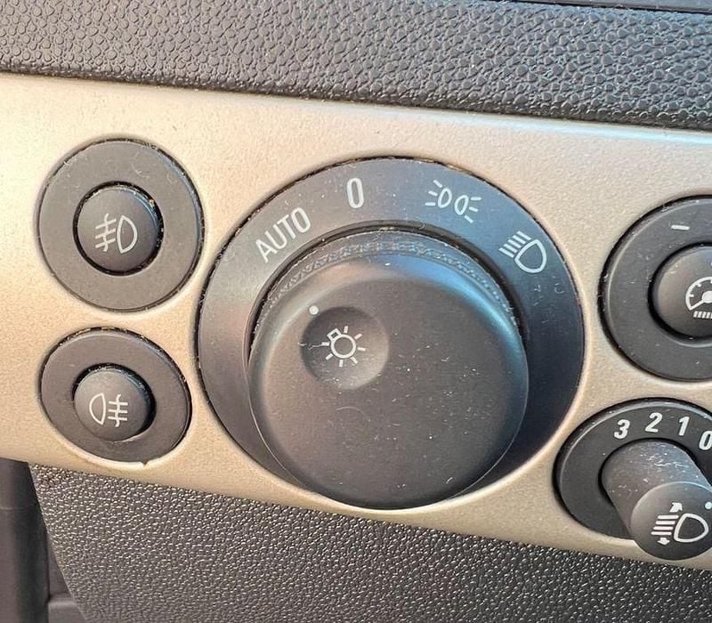 Gebraucht Opel Astra Edition 116 PS (85 kW) 2008 Schwarz Limousine