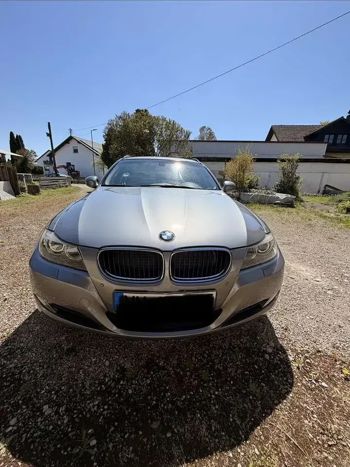 Usata BMW 318 143 CV (105 kW) 2011 Grigio Station wagon