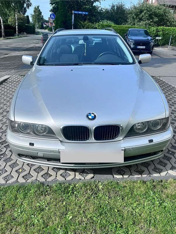 Silber Gebraucht 2002 BMW 525 Kombi | 3.499 € (Fairer Preis) - Bild 1/4