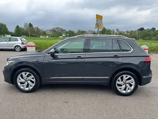 Gebraucht VW Tiguan Elegance 150 PS (110 kW) 2022 Grau SUV