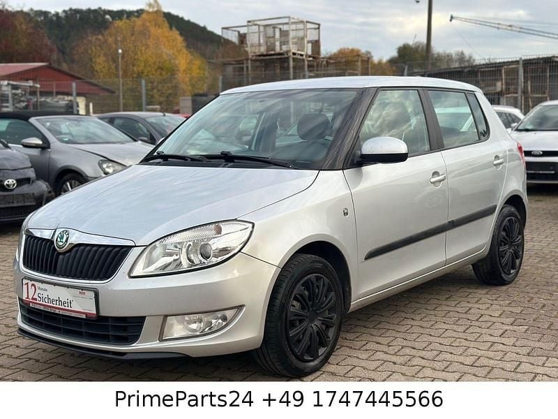 Silber Gebraucht 2010 Skoda Fabia Ambiente Kleinwagen | 3.250 € (Fairer Preis) - Bild 1/4