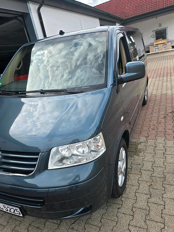 Grau Gebraucht 2005 VW T5 Van | 15.490 € (Teuer) - Bild 1/4