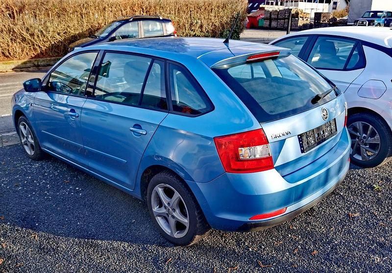Gebraucht Skoda Rapid Active 90 PS (66 kW) 2014 Blau Kleinwagen