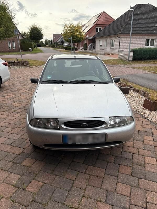 Gebraucht Ford Fiesta 60 PS (44 kW) 1999 Silber Kleinwagen