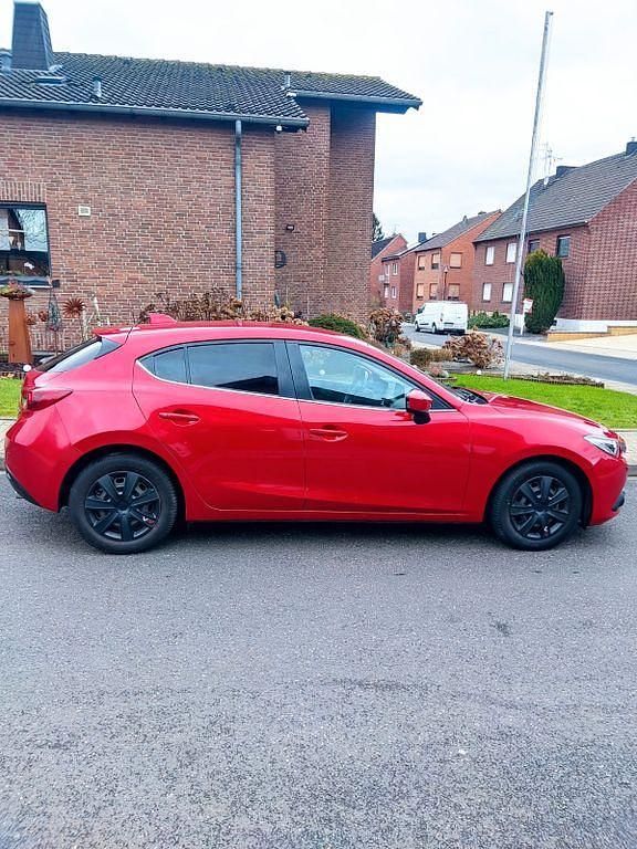 Rot Gebraucht 2014 Mazda 3 Sports-Line Limousine | 9.999 € (Fairer Preis) - Bild 1/4