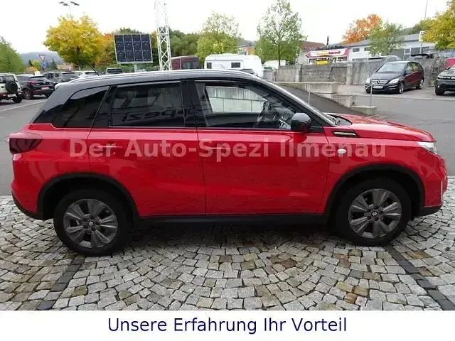 Gebraucht Suzuki Vitara Comfort 116 PS (85 kW) 2022 Rot SUV