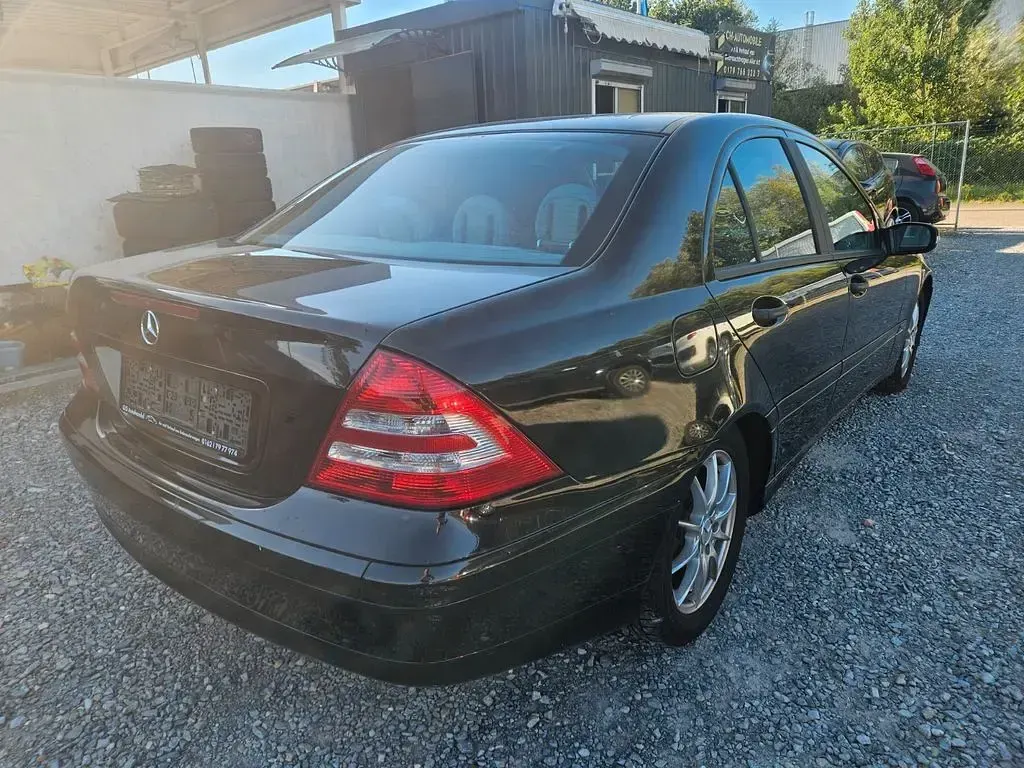 Gebraucht Mercedes C220 Classic 150 PS (110 kW) 2005 Schwarz Limousine