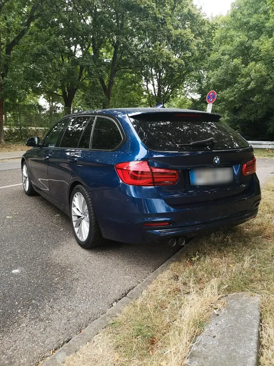 Gebraucht BMW 320 Sport Line 190 PS (139 kW) 2016 Blau Kombi