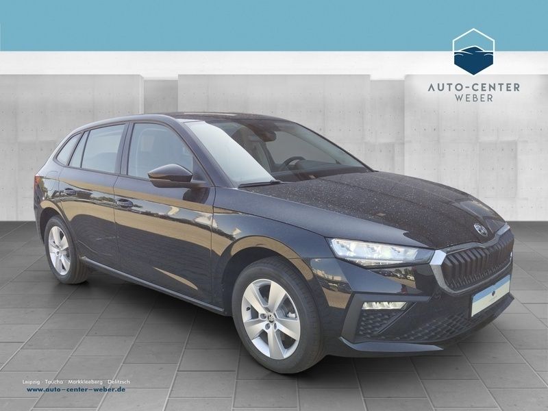 Schwarz Gebraucht 2022 Skoda Scala Essence Kleinwagen | 27.211 € - Bild 1/4