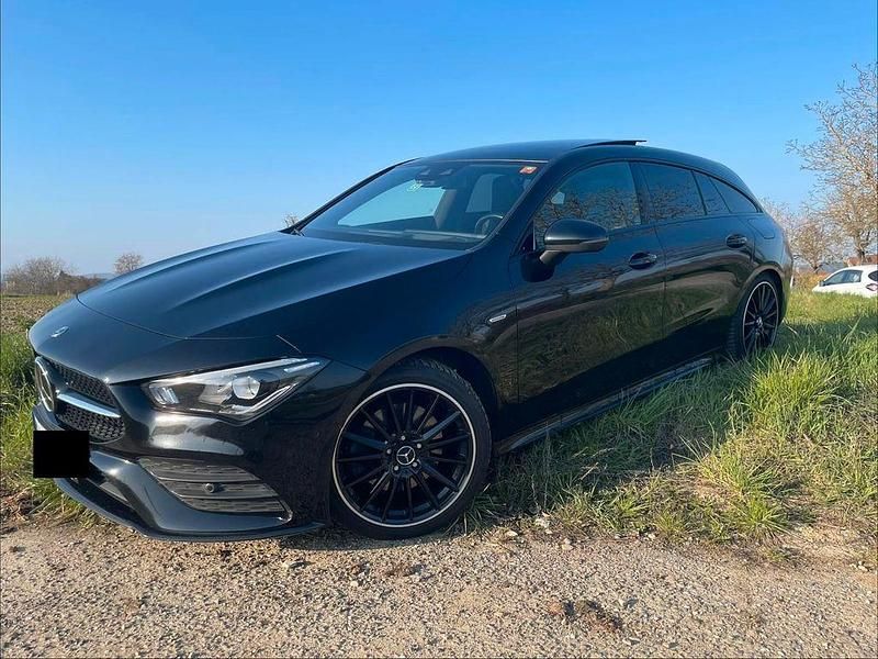 Gebraucht Mercedes CLA220 190 PS (139 kW) 2020 Schwarz Limousine