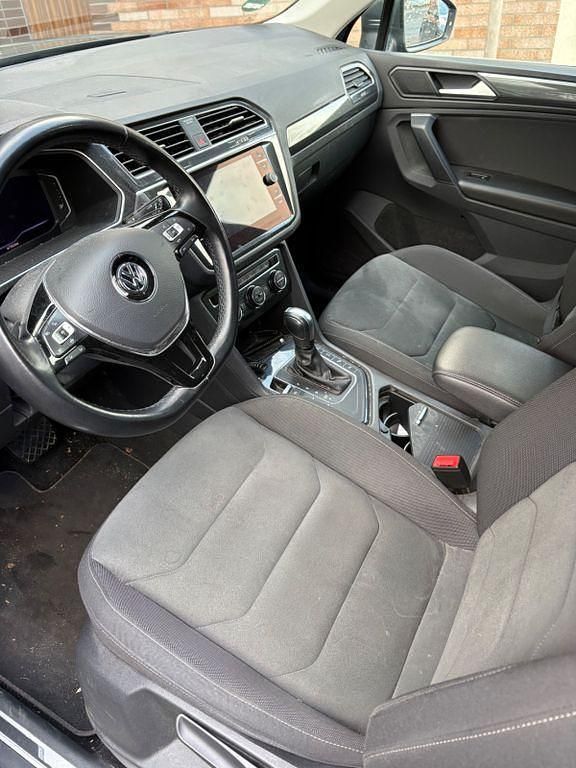 Gebraucht VW Tiguan Highline 150 PS (110 kW) 2019 Grau SUV