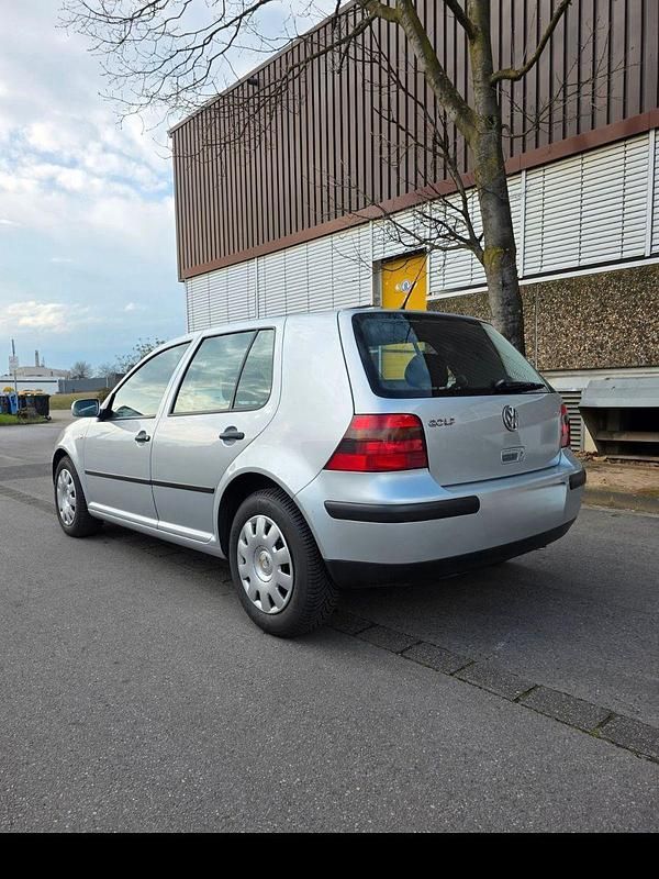 Gebraucht VW Golf IV Edition 102 PS (75 kW) 2002 Silber Kombi