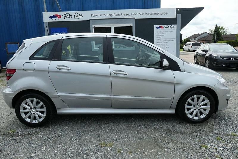 Silber Gebraucht 2008 Mercedes B170 Van / Kleinbus | 7.500 € (Etwas zu teuer) - Bild 1/4