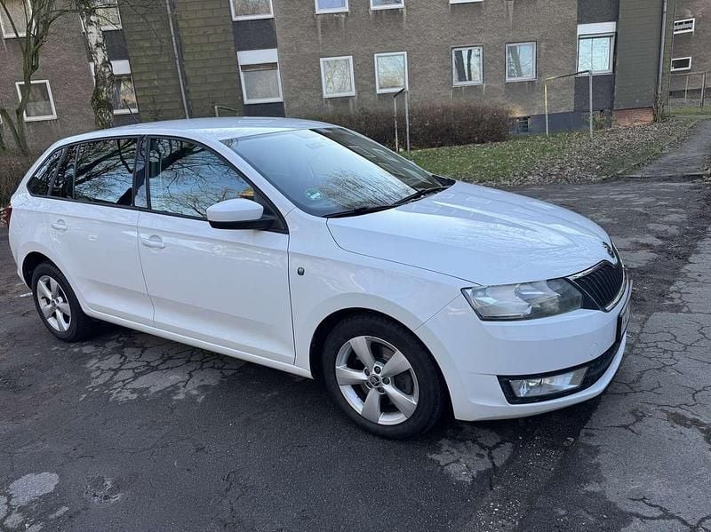 Gebraucht Skoda Rapid Active 90 PS (66 kW) 2014 Weiß Kleinwagen