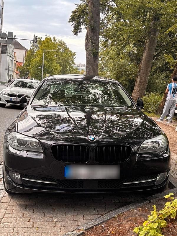 Schwarz Gebraucht 2012 BMW 530 Limousine | 17.550 € (Fairer Preis) - Bild 1/4
