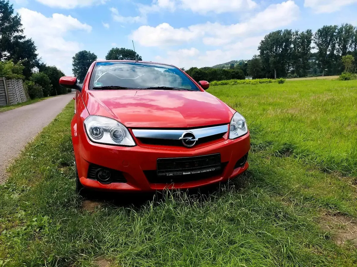 Gebraucht Opel Tigra 90 PS (66 kW) 2004 Rot Cabrio