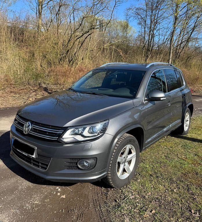 Gebraucht VW Tiguan R-line 150 PS (110 kW) 2016 Grau SUV
