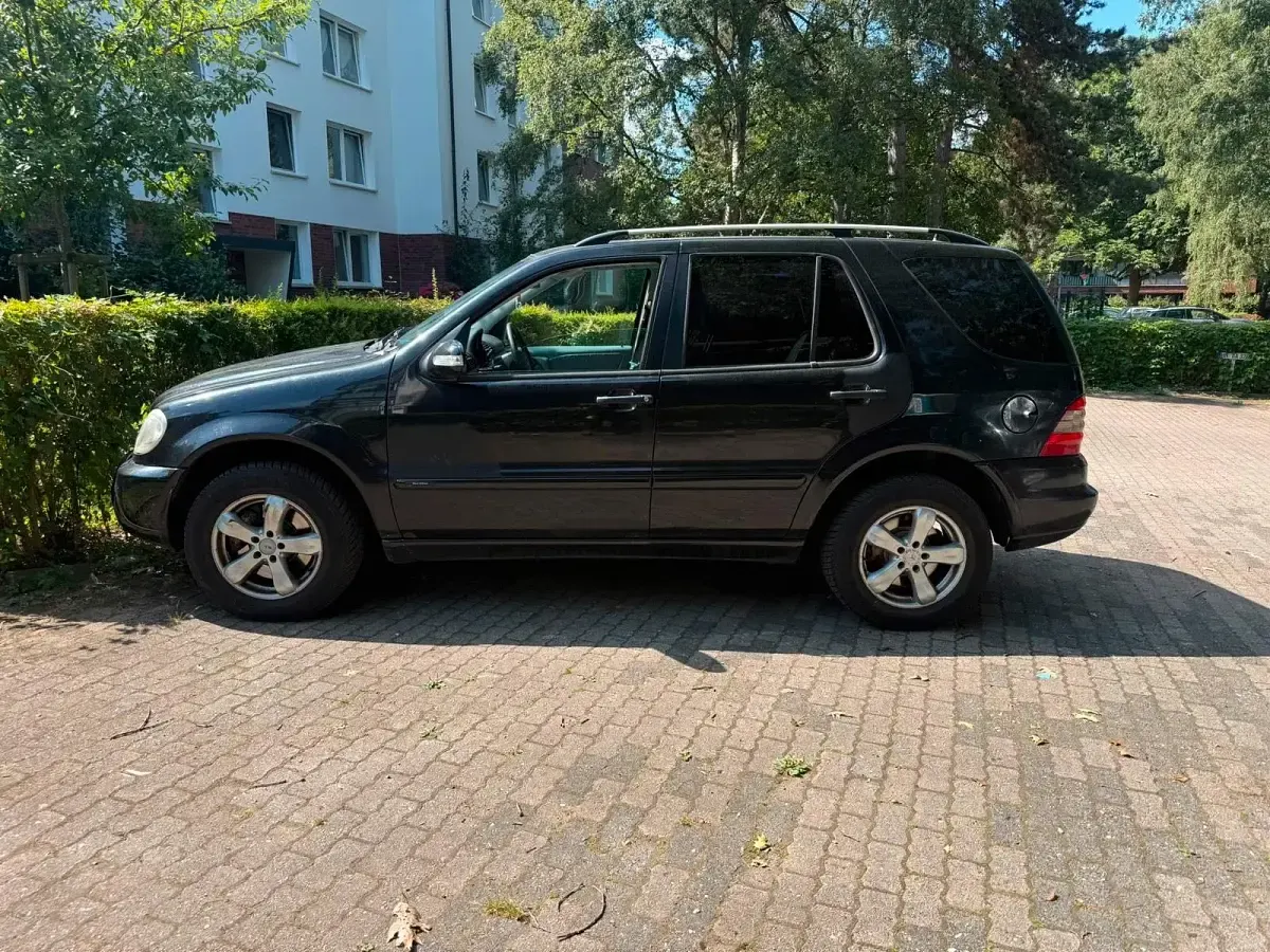 Gebraucht Mercedes ML270 165 PS (121 kW) 2005 Schwarz SUV