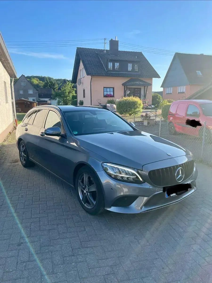 Gebraucht Mercedes C200 Avantgarde 160 PS (117 kW) 2018 Grau Kombi
