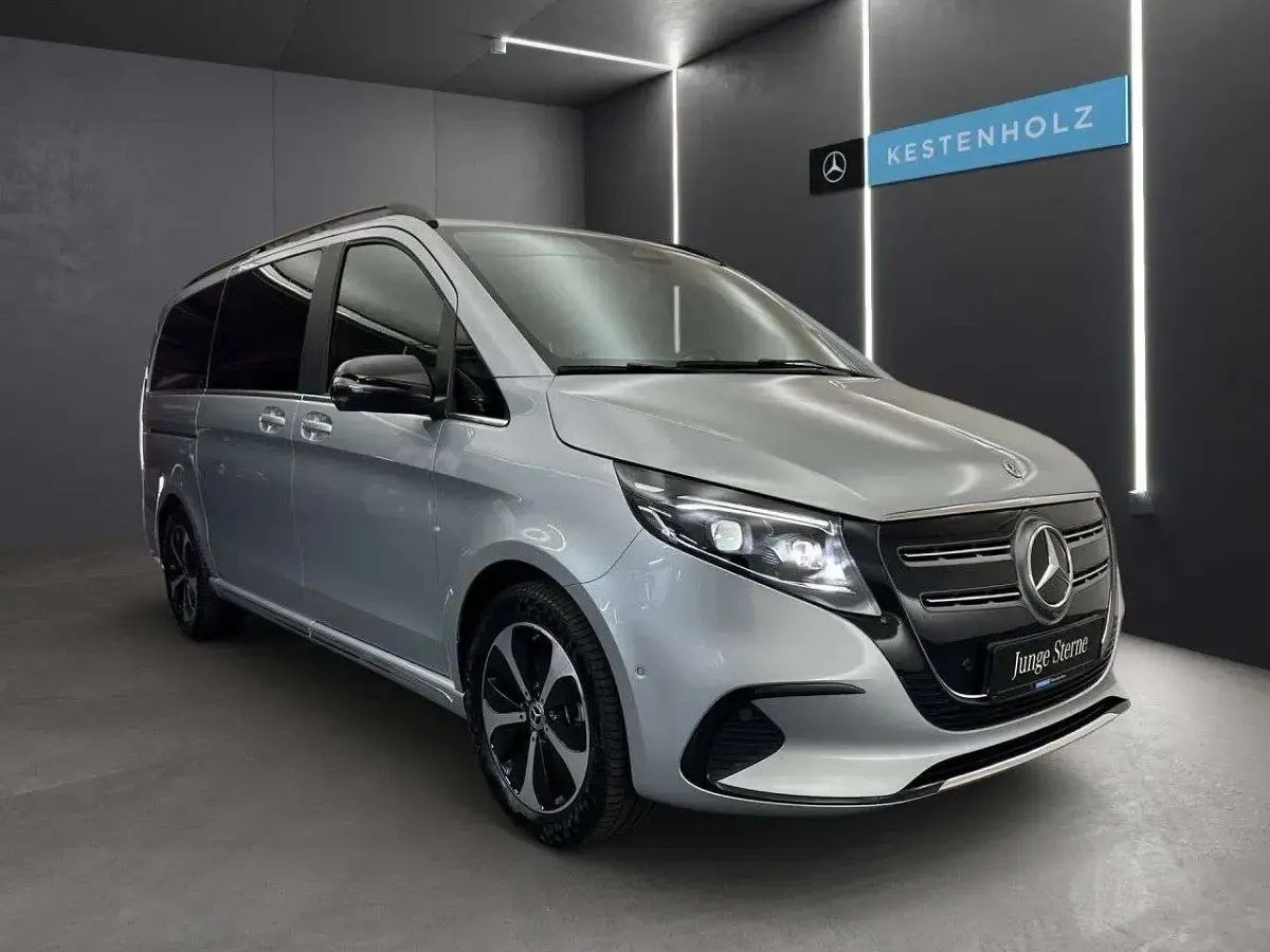 Gebraucht Mercedes EQV300 Avantgarde 150 kW (204 PS) 2024 Silber Van / Kleinbus