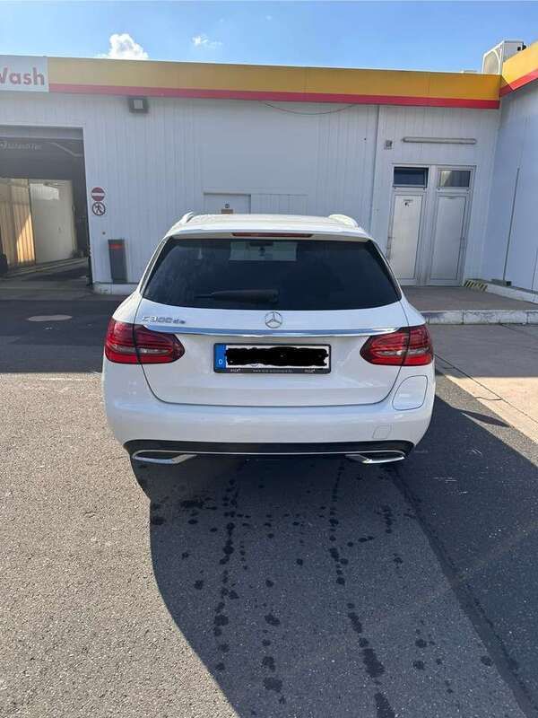 Weiß Gebraucht 2019 Mercedes C300e Kombi | 19.700 € (Guter Preis) - Bild 1/4