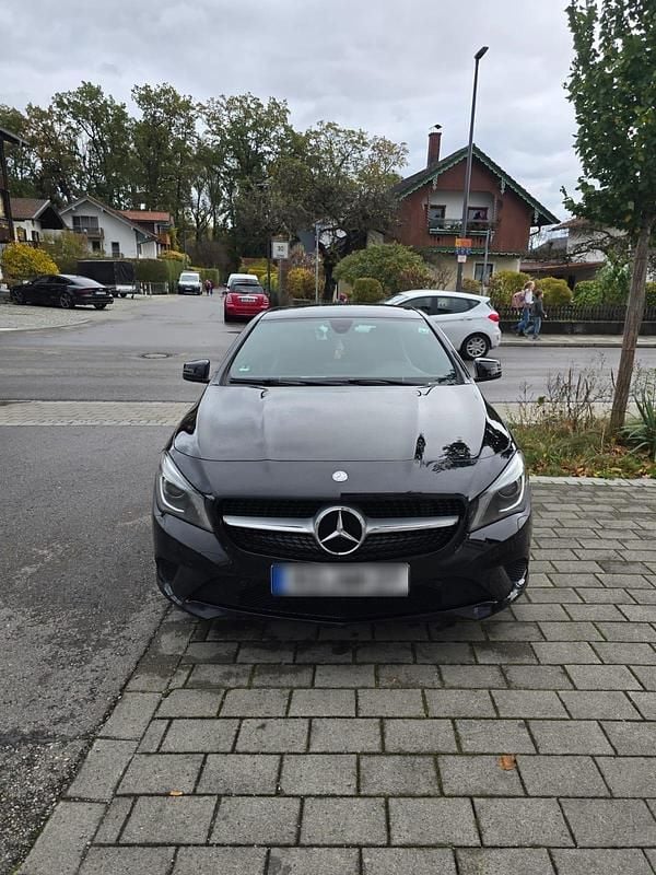 Gebraucht Mercedes CLA220 177 PS (130 kW) 2016 Schwarz Limousine