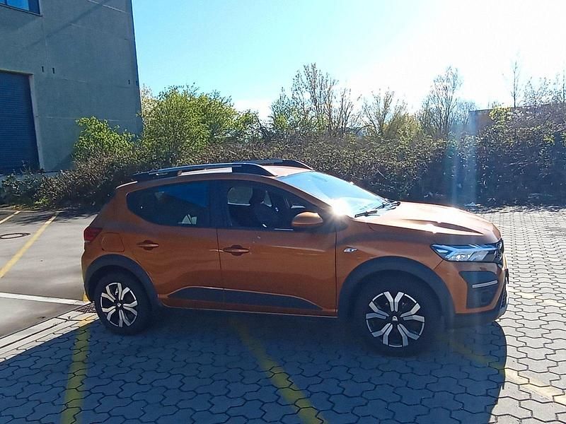 Gebraucht Dacia Sandero Expression 91 PS (66 kW) 2021 Orange Limousine