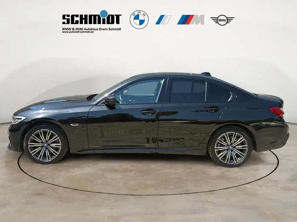 Gebraucht BMW 320e M Sport 204 PS (150 kW) 2022 Schwarz Limousine