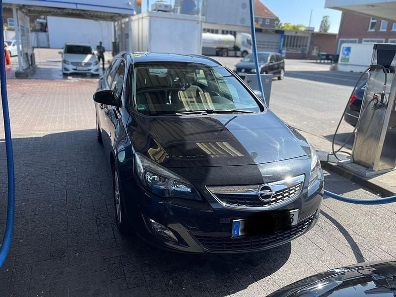 Schwarz Gebraucht 2012 Opel Astra Edition Kombi | 3.599 € (Fairer Preis) - Bild 1/4