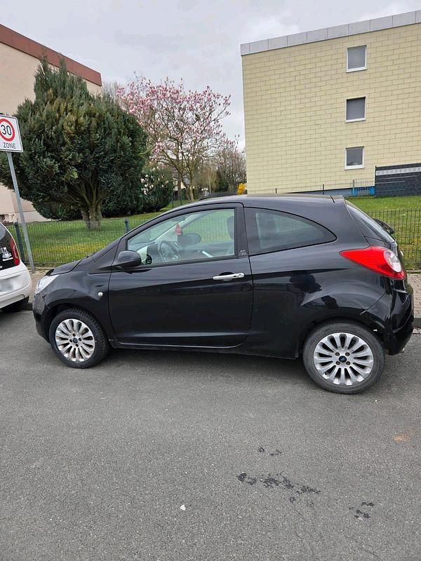 Gebraucht Ford Ka 69 PS (50 kW) 2011 Schwarz Kleinwagen