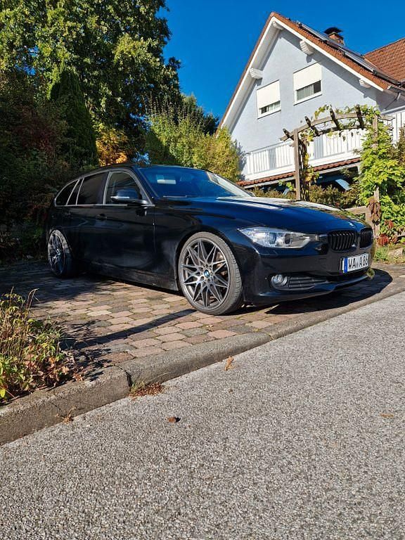 Gebraucht BMW 320 Performance 184 PS (135 kW) 2012 Schwarz Kombi