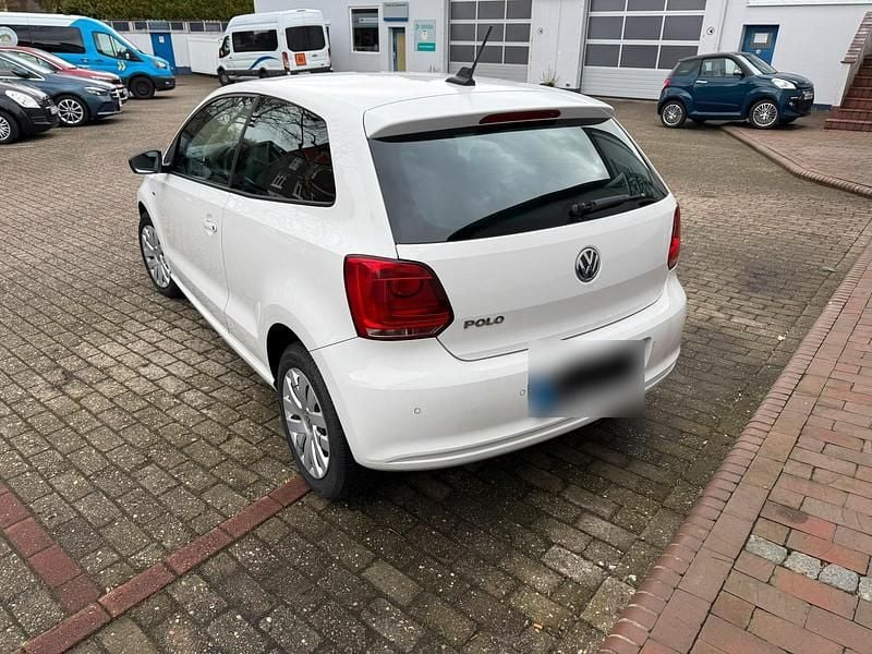 Gebraucht VW Polo Match 69 PS (50 kW) 2012 Weiß Kleinwagen