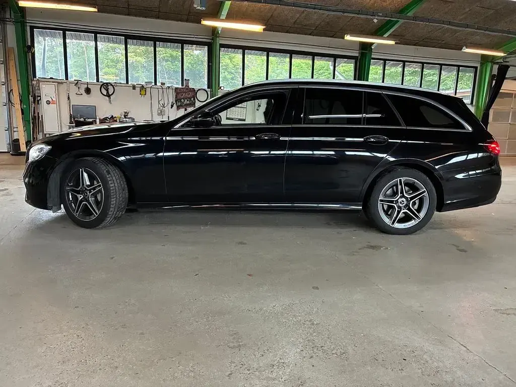 Gebraucht Mercedes E300 AMG 320 PS (235 kW) 2021 Schwarz Kombi