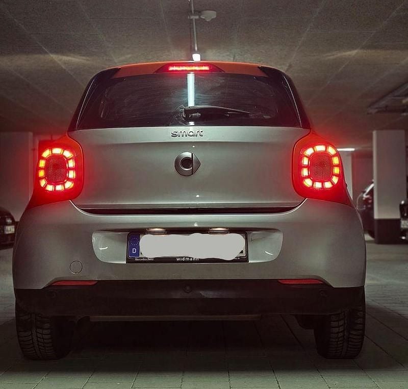 Gebraucht Smart ForFour Passion 71 PS (52 kW) 2016 Silber Kleinwagen