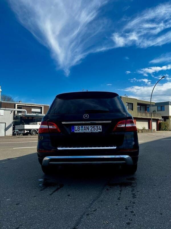 Gebraucht Mercedes ML350 258 PS (189 kW) 2012 Schwarz SUV