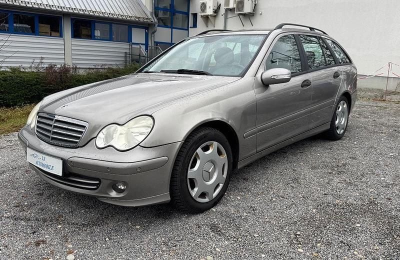 Silber Gebraucht 2007 Mercedes C220 Elegance Limousine | 2.900 € (Superpreis) - Bild 1/4