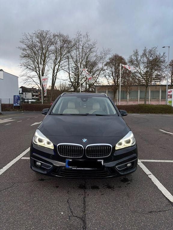 Gebraucht BMW 220 Luxury Line 192 PS (141 kW) 2015 Schwarz Kombi