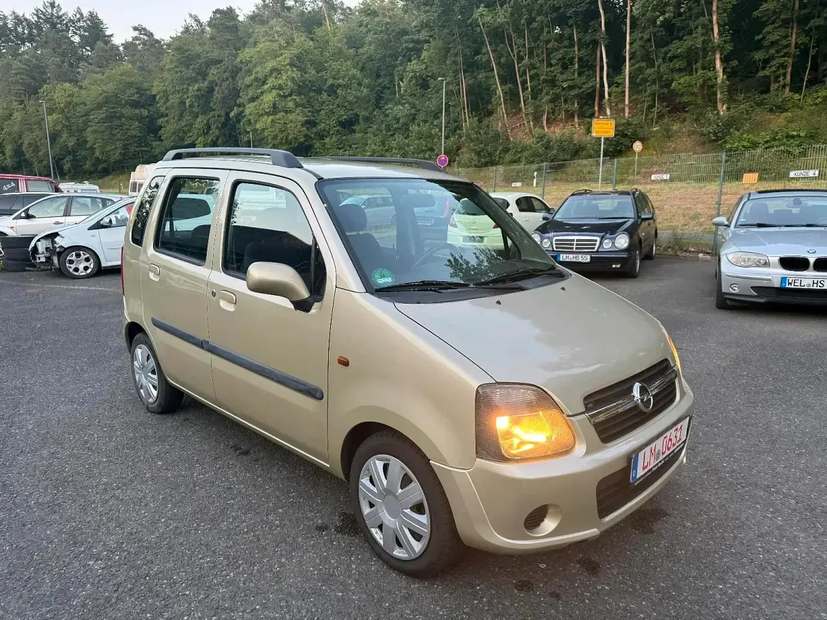 Gebraucht Opel Agila 80 PS (58 kW) 2005 Gold Van / Kleinbus