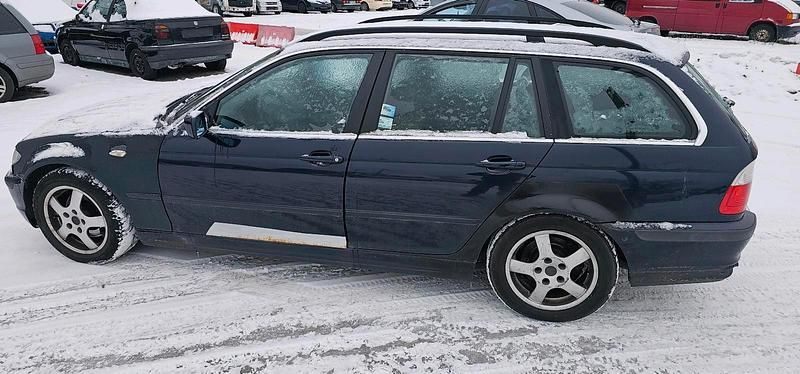 Gebraucht BMW 320 150 PS (110 kW) 2003 Blau Kombi