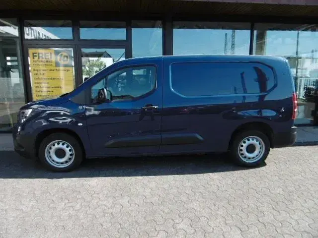Gebraucht Opel Combo Basis 102 PS (75 kW) 2024 Blau Van / Kleinbus