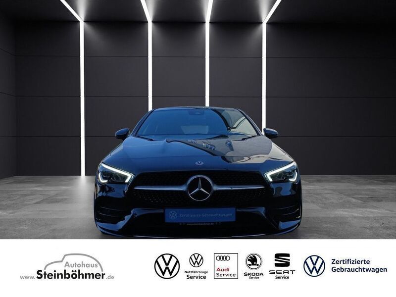 Kosmosschwarz (schwarz) Gebraucht 2019 Mercedes CLA220 Shooting Brake Sport Kombi | 25.940 € (Etwas zu teuer) - Bild 1/4