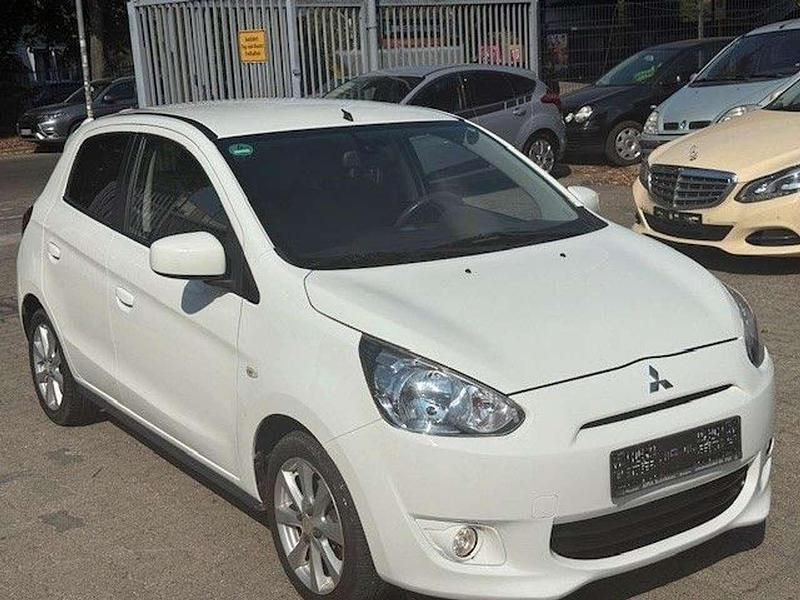 Weiß Gebraucht 2014 Mitsubishi Space Star Kleinwagen | 6.450 € (Guter Preis) - Bild 1/4