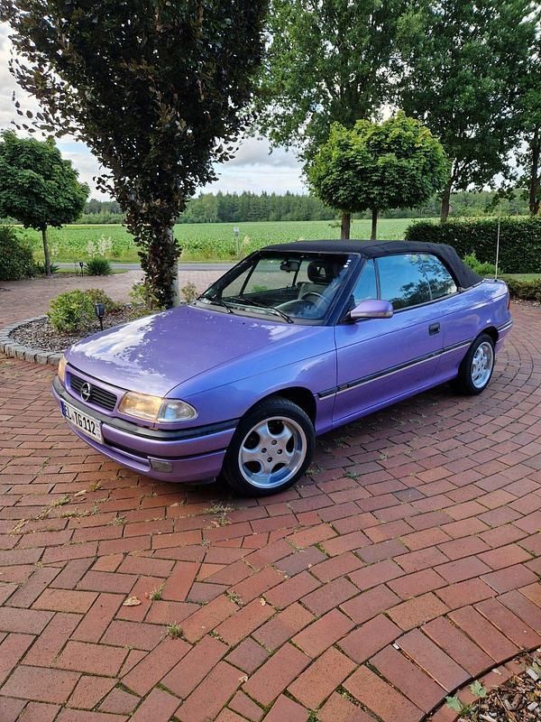Violet Gebraucht 1997 Opel Astra Cabriolet Cabrio | 2.000 € - Bild 1/4