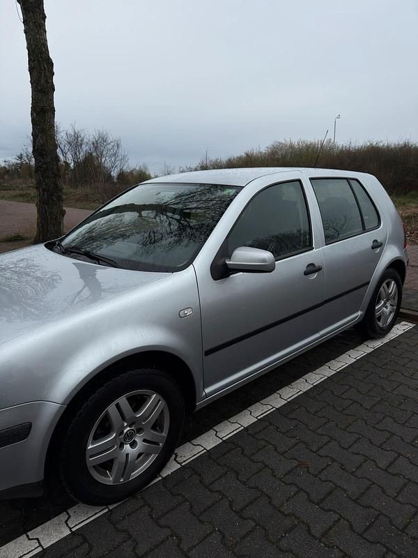 Gebraucht VW Golf IV 75 PS (55 kW) 2001 Silber Kleinwagen