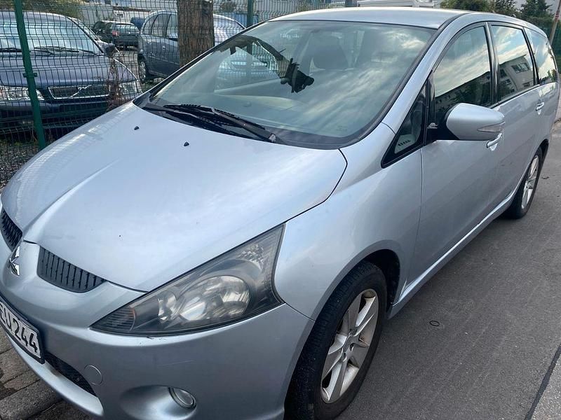 Silber Gebraucht 2007 Mitsubishi Grandis Invite Van / Kleinbus | 2.890 € (Etwas zu teuer) - Bild 1/4