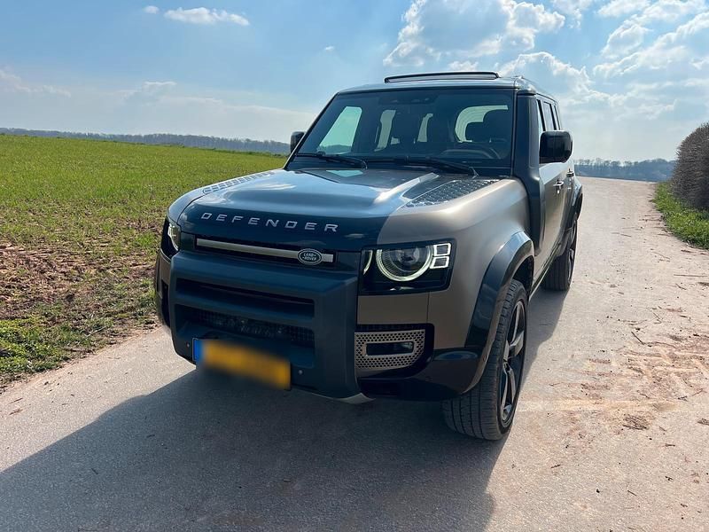 Gebraucht Land Rover Defender 400 PS (294 kW) 2022 Braun SUV