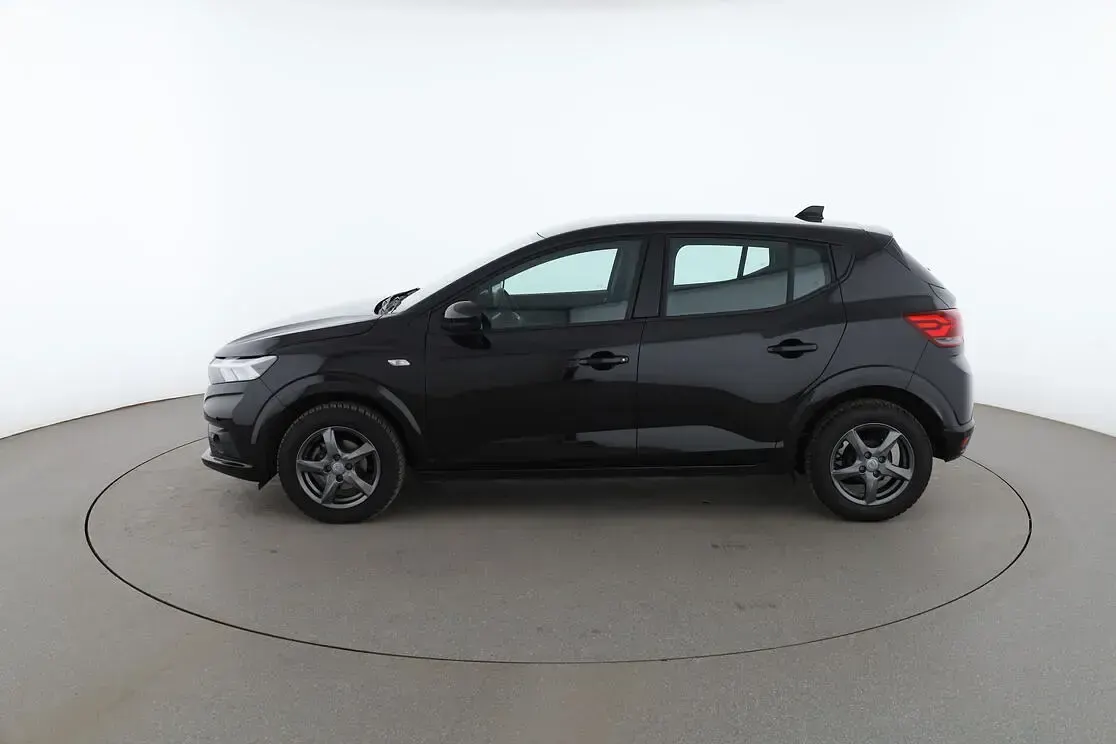 Używany Dacia Sandero Expression 91 KM (66 kW) 2024 Czarny Sedan/Limuzyna
