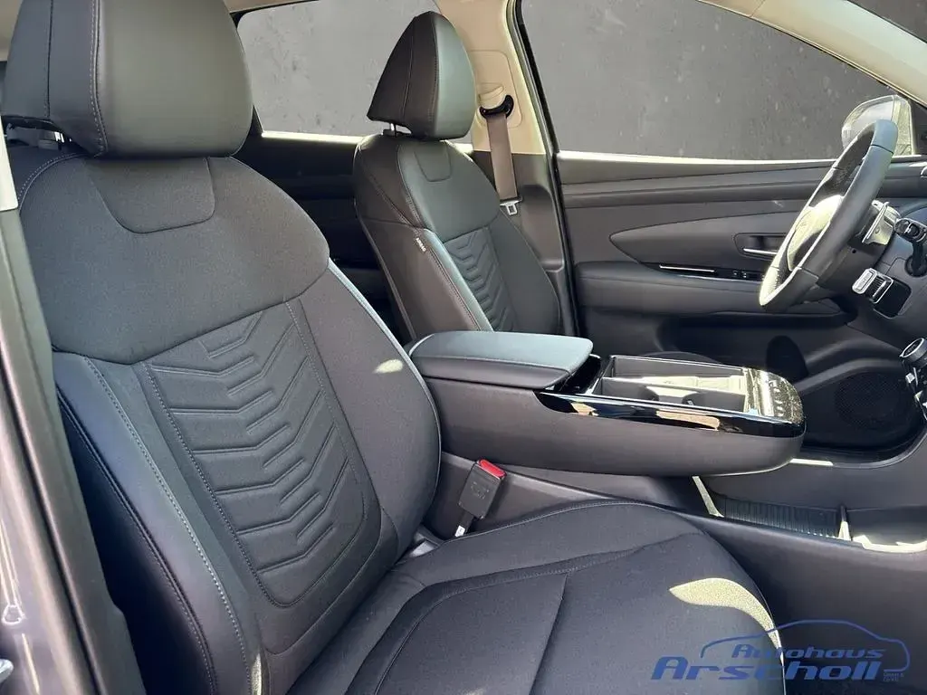 Neu Hyundai Tucson Trend 239 PS (175 kW) 2025 Grau SUV