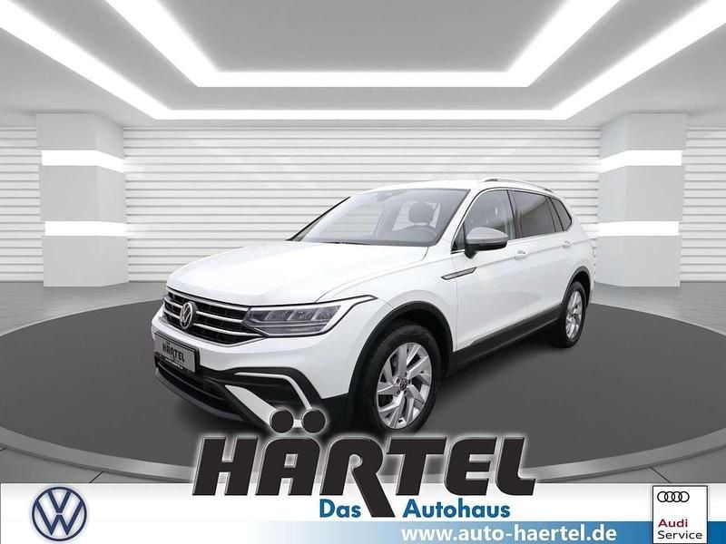 Pure white, solid Gebraucht 2022 VW Tiguan Allspace Life SUV | 32.300 € (Fairer Preis) - Bild 1/4