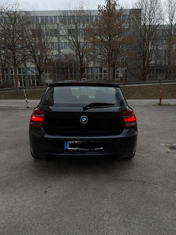 Gebraucht BMW 114 102 PS (75 kW) 2013 Schwarz Kleinwagen